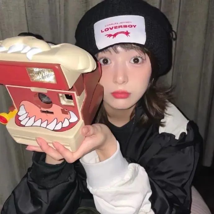 囚禁网红封面